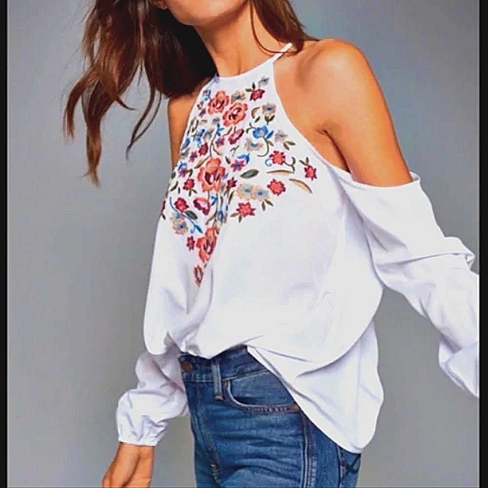 Abercrombie and Fitch white cold shoulder boho chic embroidery Top S/M